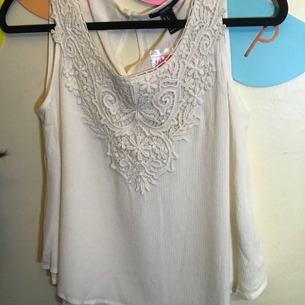 CREAM FLOWY BLOUSE
